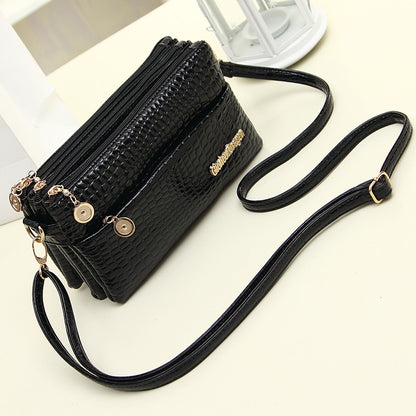 New 2023 women's bag Korean style summer trendy portable one-shoulder cross-body women's bag crocodile pattern clutch bag three-compartment small bag 