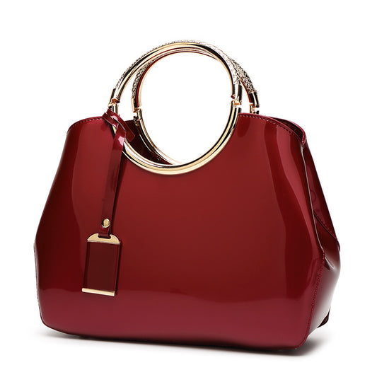 Foreign trade wholesale glossy patent leather bag shoulder bridal bag 2023 new women's bag European and American style glossy handbag