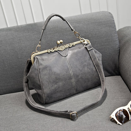 A new generation women's bag, handbag, shoulder crossbody bag, matte leather clip bag, British retro messenger bag 