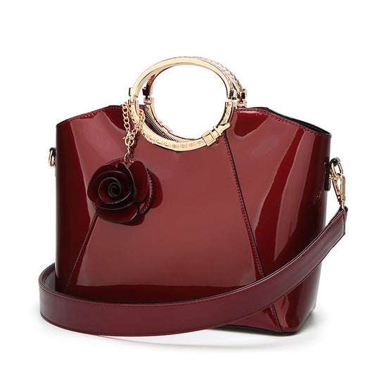 Women's Bag 2023 New Fashion European and American Patent Leather Glossy Handheld Women's Bag Shoulder Bag Bridal Styling Bag Directly from the Manufacturer 