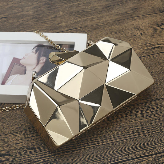 Korean version 2023 new hand-held women's bag diamond-shaped iron box dinner bag irregular chain clutch bag metal dinner bag 