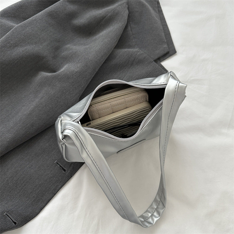 Niche texture silver bag for women 2023 new summer shoulder crossbody bag high-end pleated armpit crescent bag 