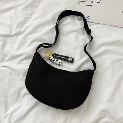 Nylon crossbody bag for women 2021 winter new trendy Korean version dumpling bag lightweight small bag fashionable armpit shoulder bag 