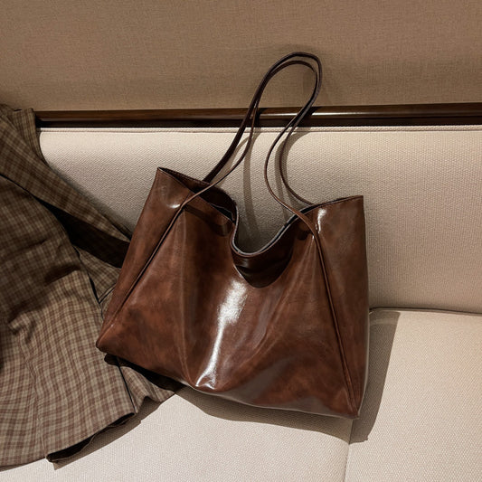 Tote bag women's bag 2021 new autumn and winter Japanese and Korean large-capacity soft leather shoulder bag retro casual portable bucket bag 