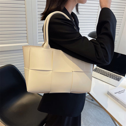 Internet celebrity big bag 2023 new trendy high-end style shoulder bag women's bag large capacity versatile portable tote bag 