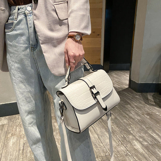 Bag wholesale women's bag factory direct sales 2022 Internet celebrity hot style new temperament versatile shoulder handbag crossbody bag 