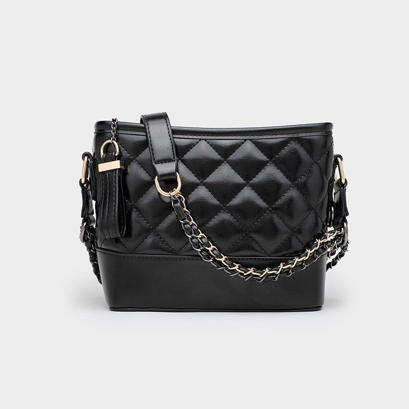 Bags for women, versatile bucket bag for all seasons, 2022 new large-capacity black and white contrasting crossbody bag, shoulder bag for women 