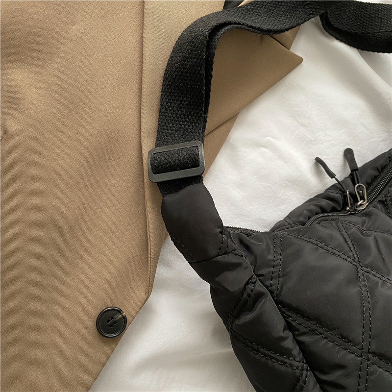Diamond Embroidery Thread Large Capacity Large Bag Women 2021 Popular New Trendy Fashion One Shoulder Messenger Bag Internet Celebrity Dumpling Bag 