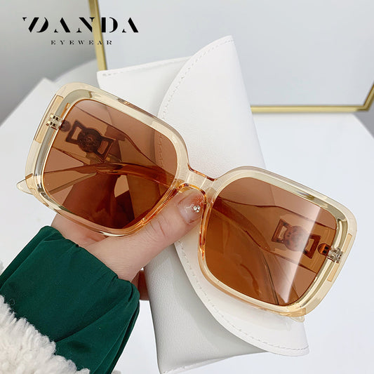 အစက်အပြောက်လက်ကား polarized နေကာမျက်မှန်ဖက်ရှင်ရေစီးကြောင်းအသစ်အမျိုးသမီးနေကာမျက်မှန် TR7559 နေကာကာနှင့်နေကာခရင်မ်နေကာမျက်မှန်