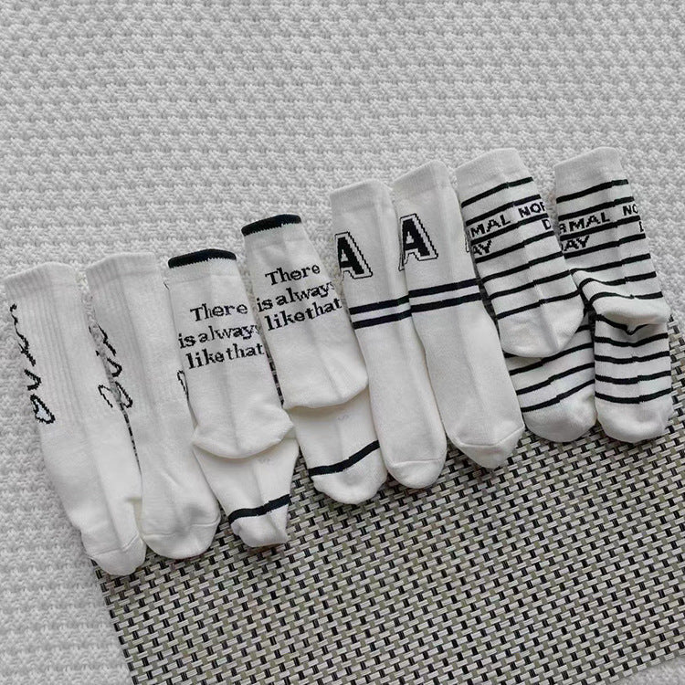 Children's socks for boys and girls 2023 autumn color matching breathable letter socks baby versatile comfortable mid-tube cotton socks 4 pairs 
