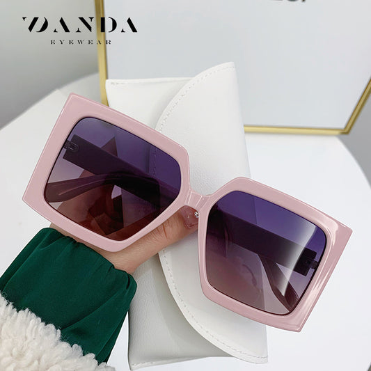 polarized နေကာမျက်မှန်အသစ် အသားတင် အနီရောင်ဘောင်ကြီး အဆင့်မြင့်နေကာမျက်မှန် TR7550 ပန်းရောင်စတုရန်းဘောင် ခရမ်းလွန်ရောင်ခြည်ဆန့်ကျင်နေကာမျက်မှန်