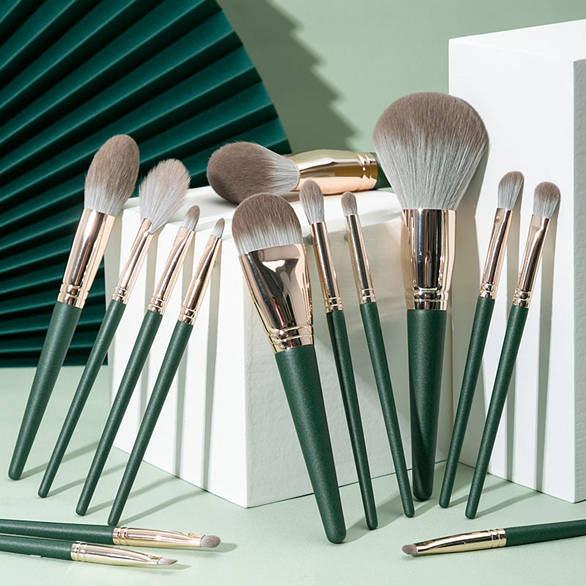 14 အပိုင်းပိုင်း Green Cloud Makeup Brush Set Portable Powder Brush Foundation Brush Eyeshadow Brush မိတ်ကပ် Beginner Makeup Brush 