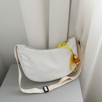 Nylon crossbody bag for women 2021 winter new trendy Korean version dumpling bag lightweight small bag fashionable armpit shoulder bag 