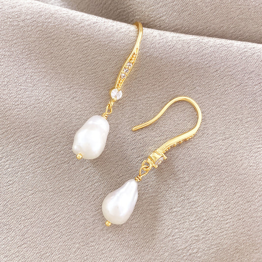 Qingdao Foreign Trade Jewelry Copper Inlaid Zirconium Freshwater Pearl Earrings High-end Korean Earrings Dongdaemun Ladies Earhook 