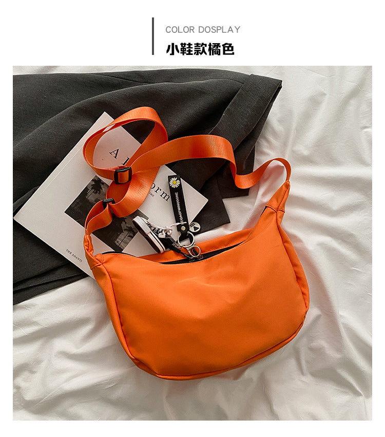 包包女2021新款秋冬潮韩版大容量斜挎包休闲轻便牛津布简约饺子包