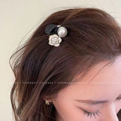 အံဝင်ခွင်ကျဖြစ်သော်လည်း ခေတ်မမီတော့သည် ~ retro camellia သေးငယ်သောညှပ် အမျိုးသမီး 2023 အသစ်ချိုးထားသော ဆံပင်ညှပ်ကလစ် နံဘေးက ကုပ်ကလစ်