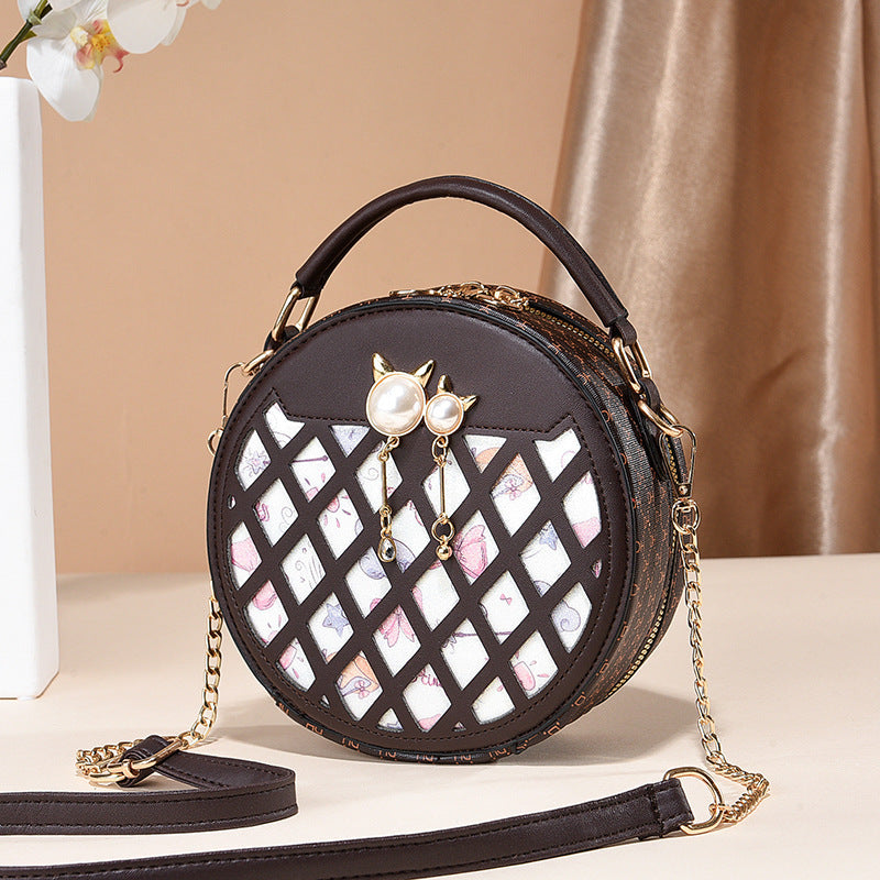 2023 Autumn and Winter Bags Women's New Casual Mobile Phone Bag Crossbody Small Round Bag Women's Trendy Fashion Sweet Chain Bag 