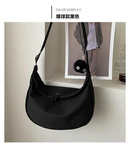 包包女2021新款秋冬潮韩版大容量斜挎包休闲轻便牛津布简约饺子包