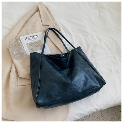 Tote bag women's bag 2021 new autumn and winter Japanese and Korean large-capacity soft leather shoulder bag retro casual portable bucket bag 