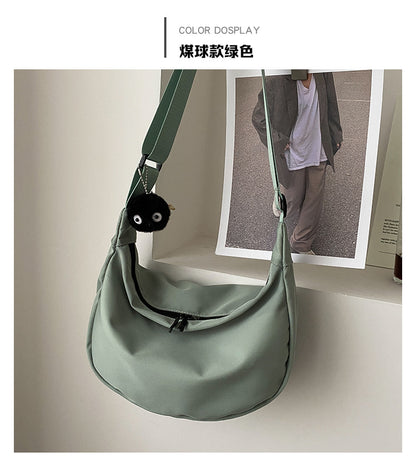 包包女2021新款秋冬潮韩版大容量斜挎包休闲轻便牛津布简约饺子包