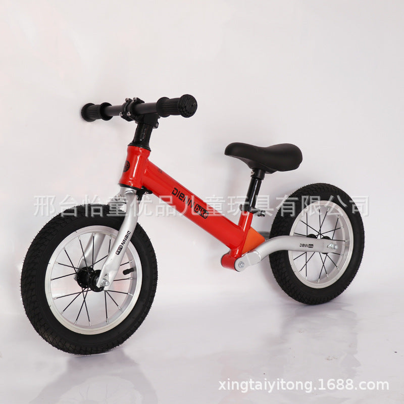 Factory direct wholesale children's scooter sliding balance car baby without pedals two-wheel balance toy car 
