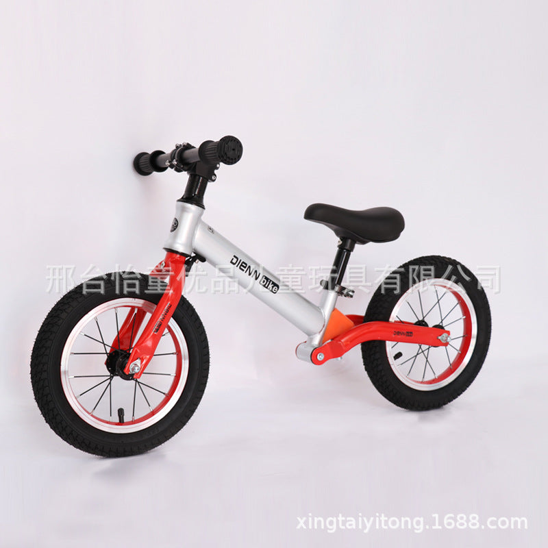 Factory direct wholesale children's scooter sliding balance car baby without pedals two-wheel balance toy car 