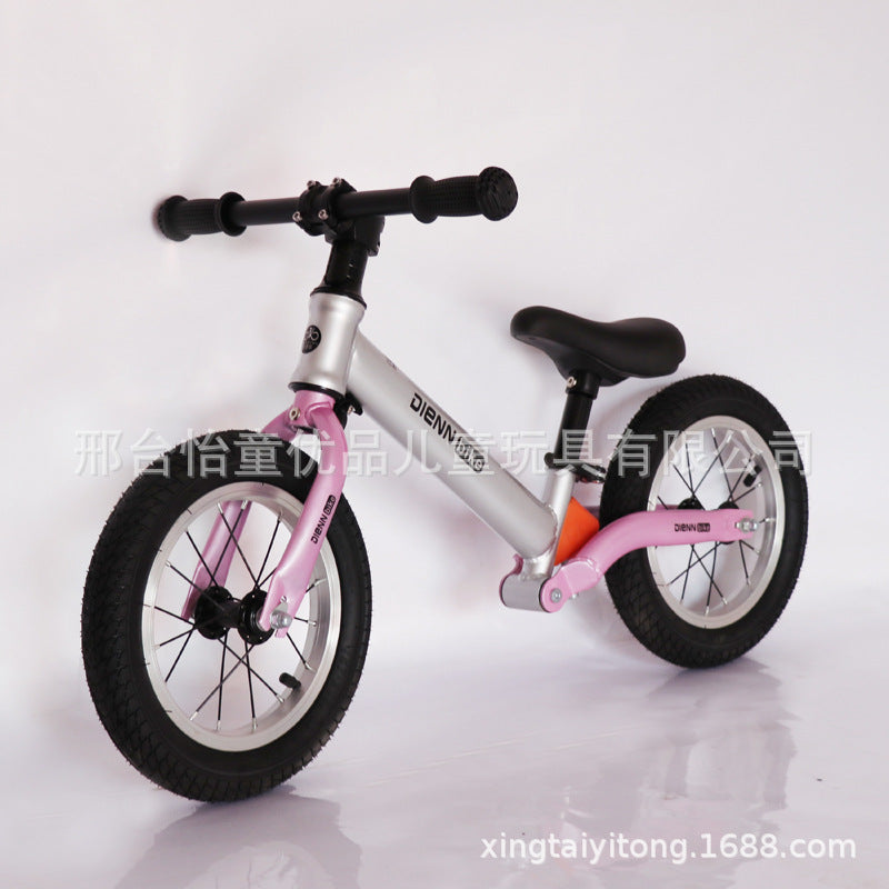 Factory direct wholesale children's scooter sliding balance car baby without pedals two-wheel balance toy car 