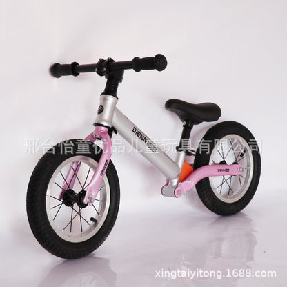 Factory direct wholesale children's scooter sliding balance car baby without pedals two-wheel balance toy car 