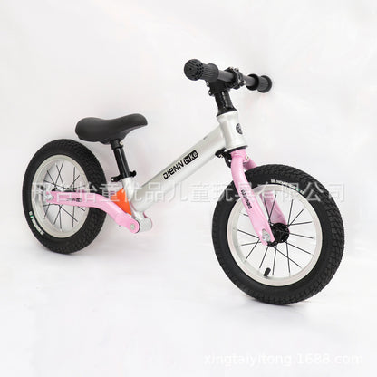 Factory direct wholesale children's scooter sliding balance car baby without pedals two-wheel balance toy car 