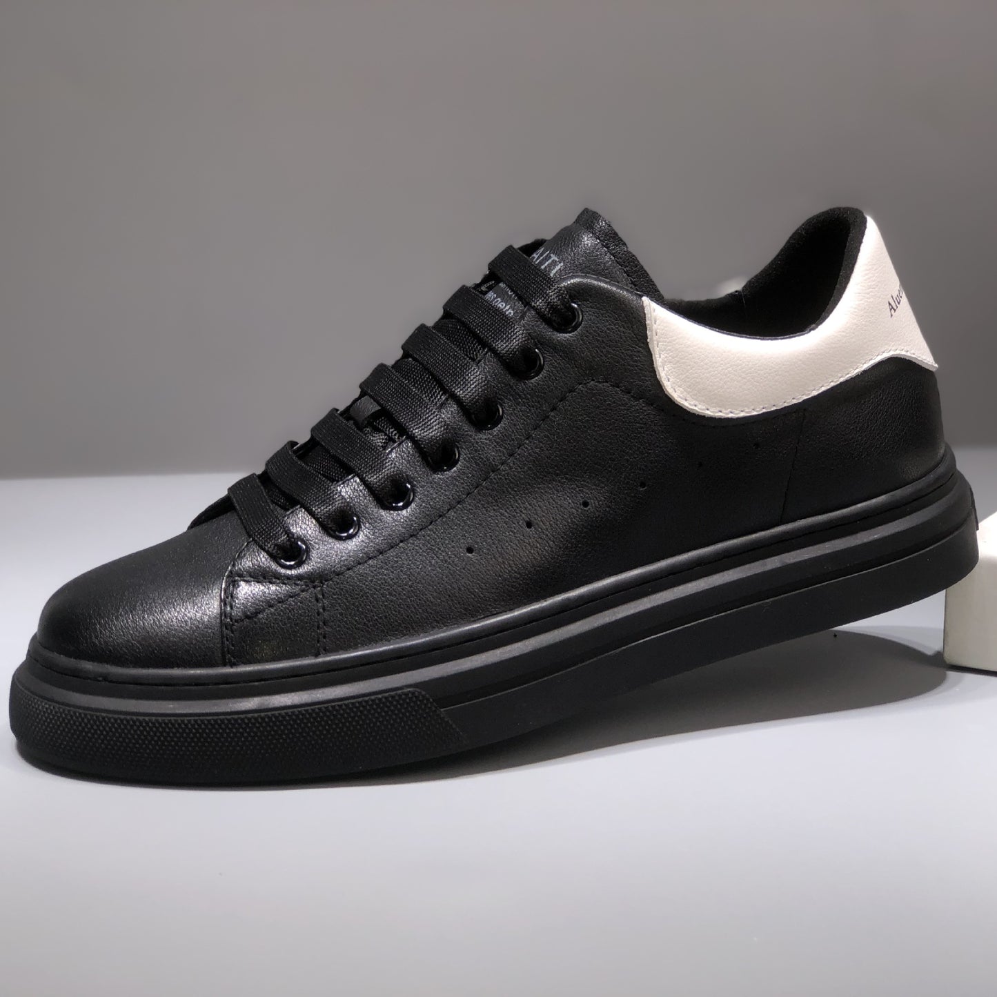 McQueen small white shoes men's 2023 spring new simple all-match lace-up casual men's shoes top layer cowhide genuine leather sneakers
